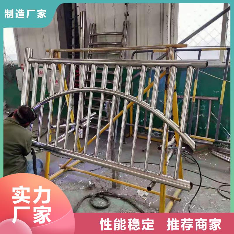 铸造石仿石护栏立柱,M型防撞护栏支持定制贴心售后