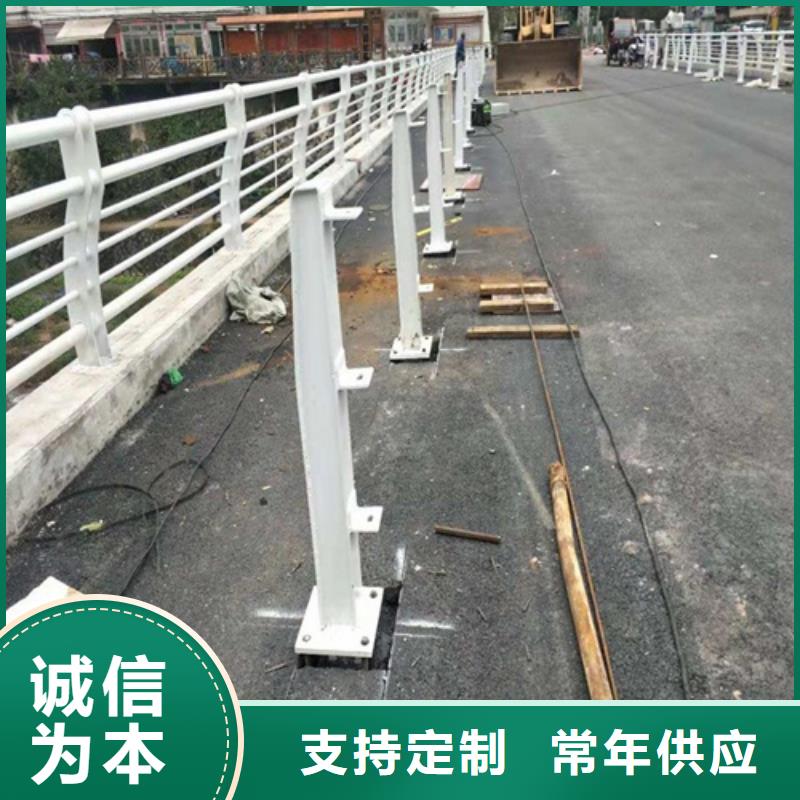河道护栏不锈钢木纹转印栏杆厂家严谨工艺