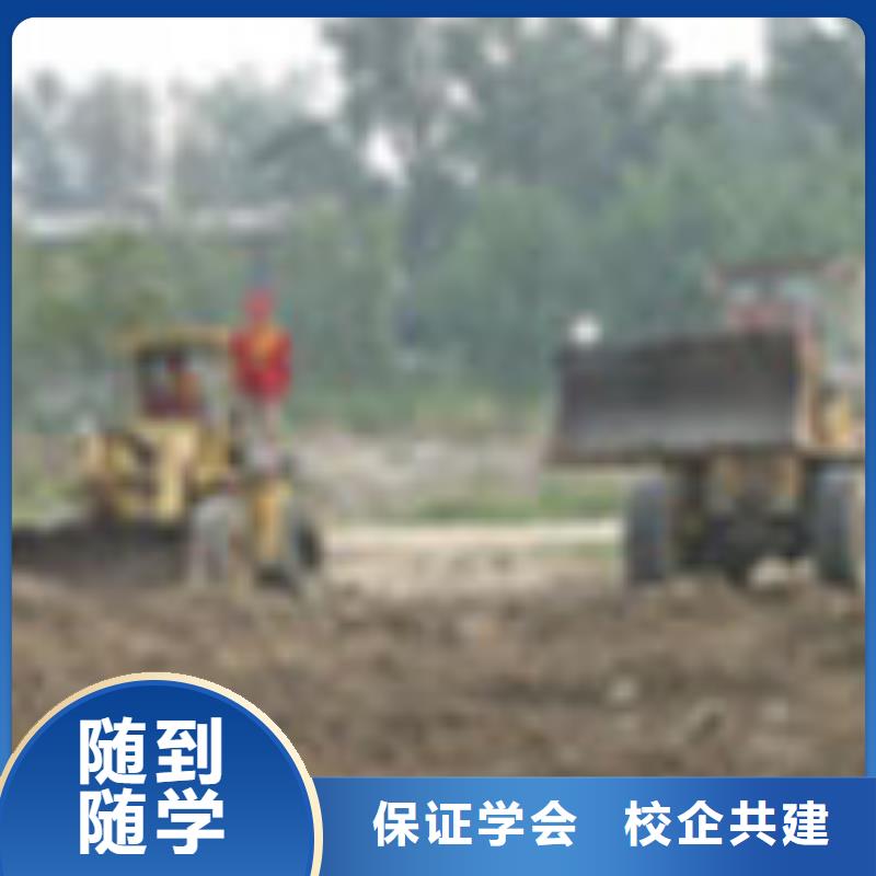 【塔吊装载机】,虎振招生电话师资力量强