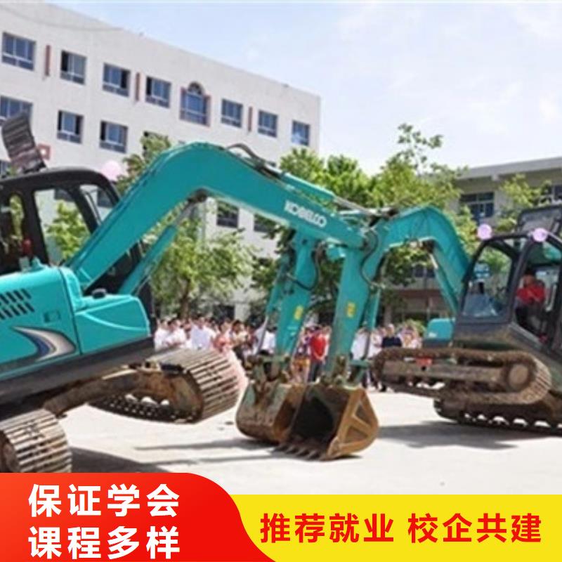 【 塔吊叉车培训 汽车钣金喷漆培训实操培训】-虎振技工学校(大理市分公司)