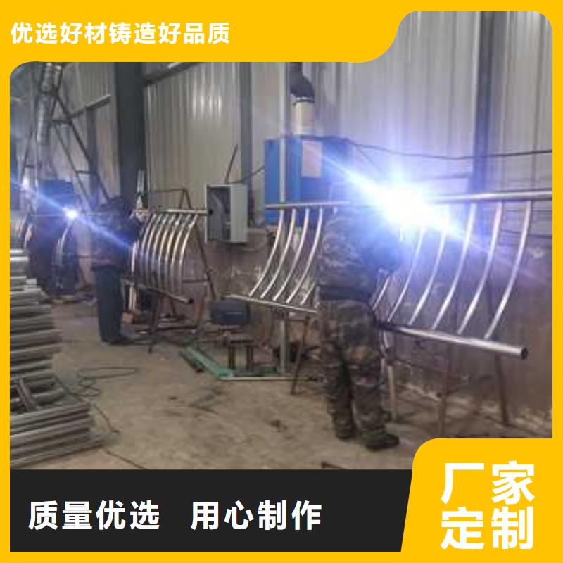 不锈钢复合管防撞护栏_LED防护栏杆工程施工案例