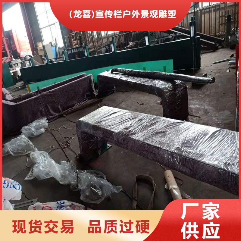 仿古类型候车亭来厂考察