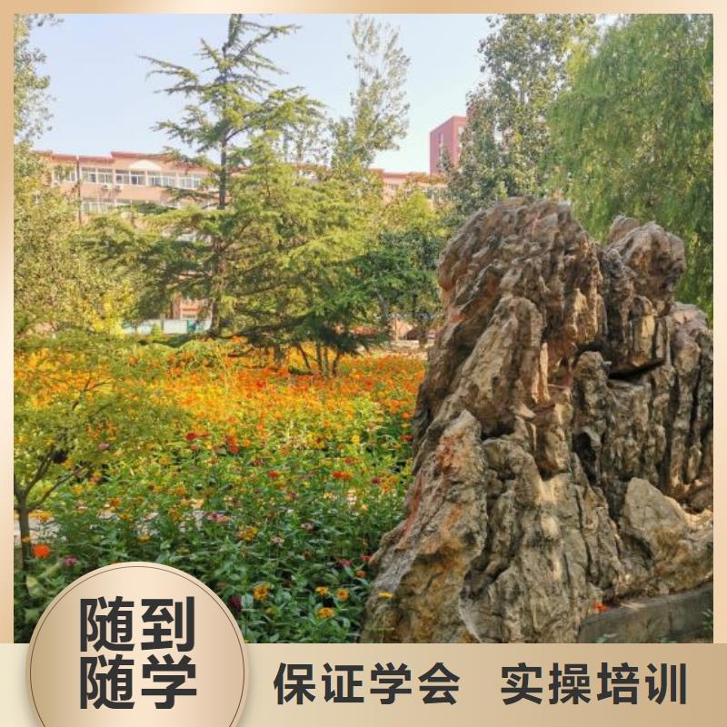 【数控学校虎振挖掘机学校老师专业】