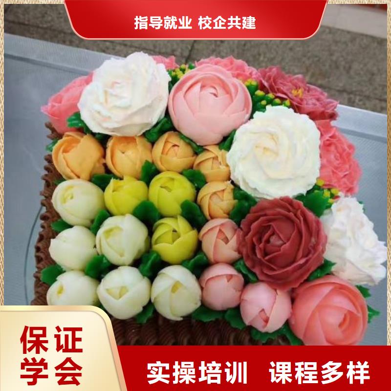 西点学校虎振厨师学校全程实操