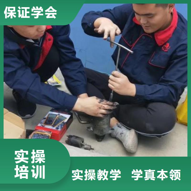 汽修培训学校虎振挖掘机怎么样免费试学