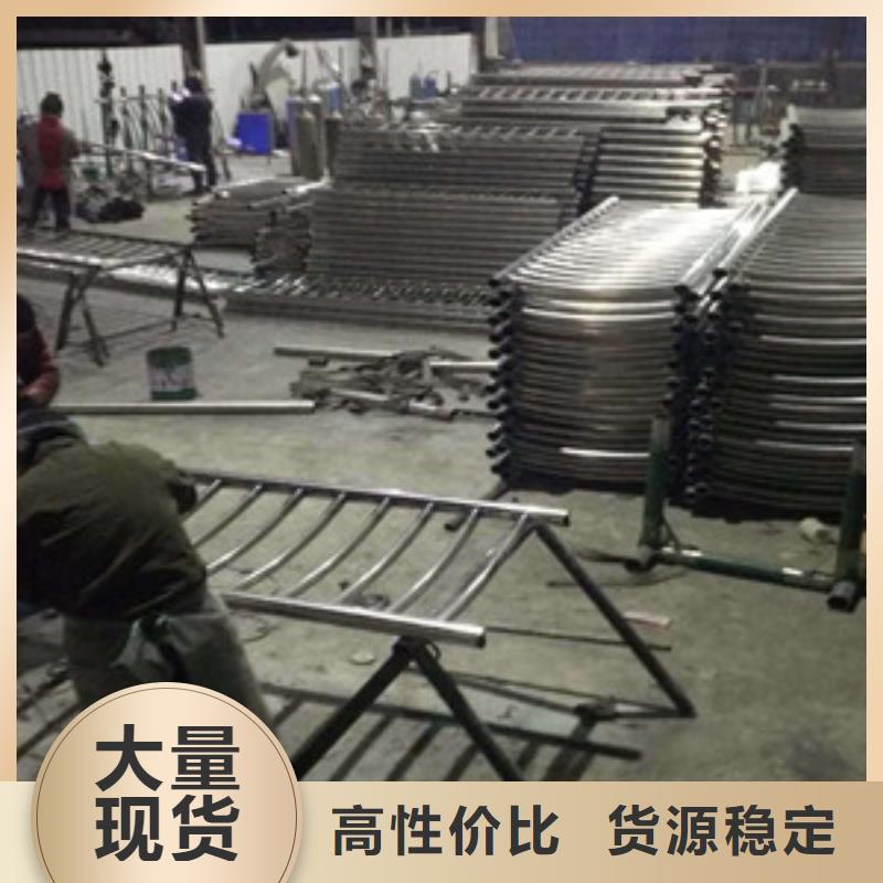 【护栏人行道栏杆专注产品质量与服务】