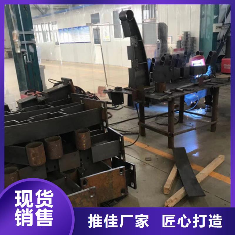 护栏标志牌标志杆源厂定制广顺公路护栏板